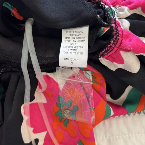 NWT Entro- Top - Picture 7 of 8